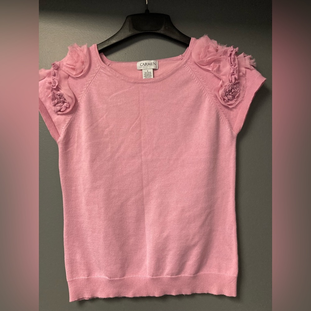 💛TODAY***$8***Carmen medium rose/pink knit top w torn flower appliqués